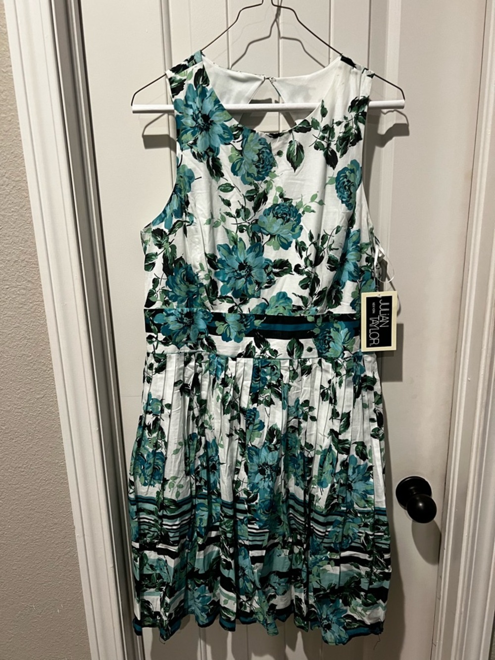 NWT Julian Taylor White Dress with Teal green blue Floral Print Black Accents